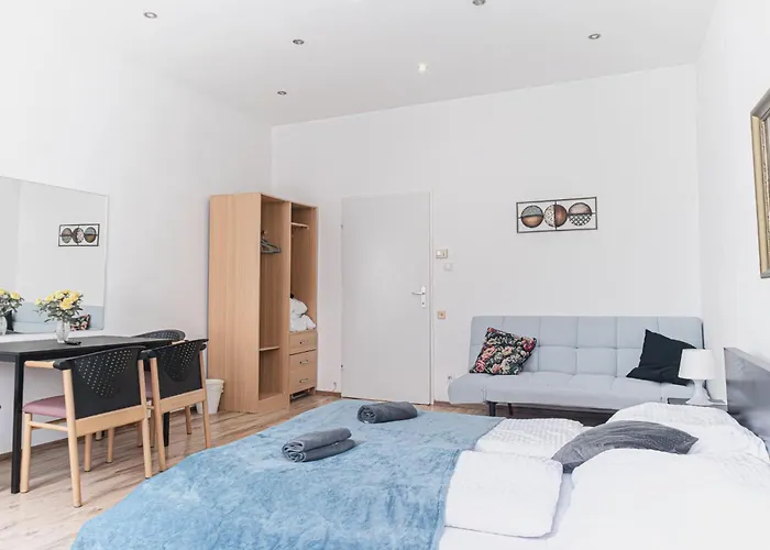 Near Westbahnhof Cozy 2br Flat With Wifi & Tv * Viena