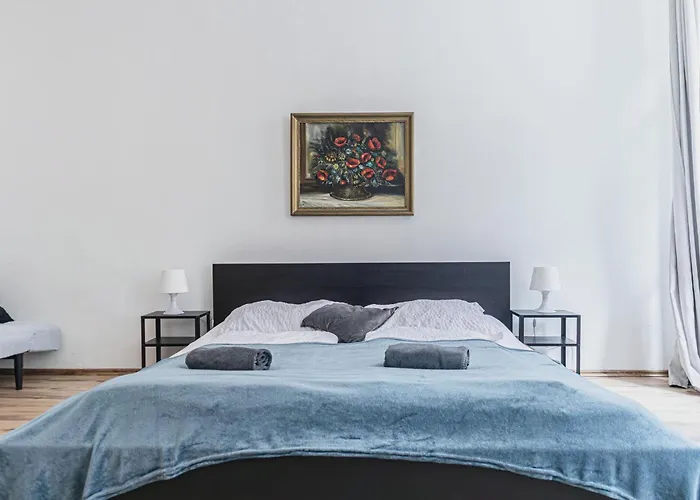 Near Westbahnhof Cozy 2br Flat With Wifi & Tv Apartamento