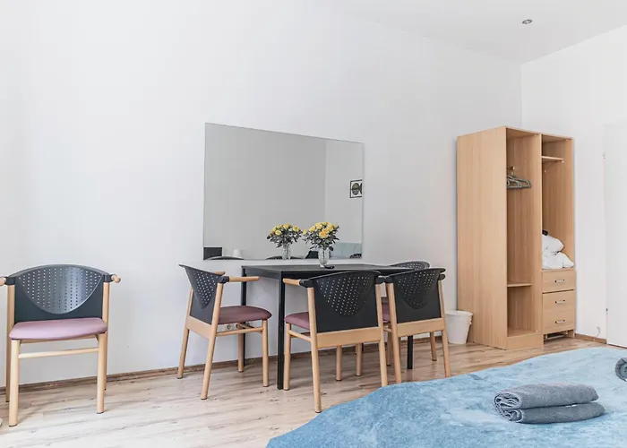 Near Westbahnhof Cozy 2br Flat With Wifi & Tv Apartamento *