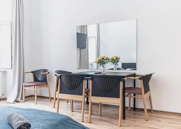 Apartamento Near Westbahnhof Cozy 2br Flat With Wifi & Tv Viena