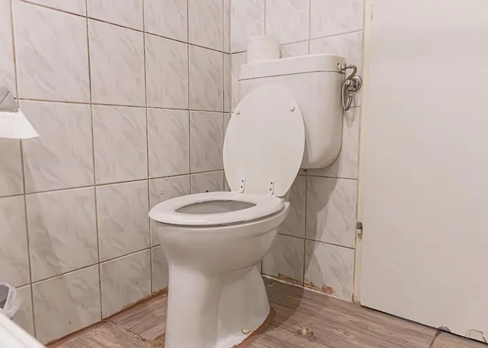 Near Westbahnhof Cozy 2br Flat With Wifi & Tv *