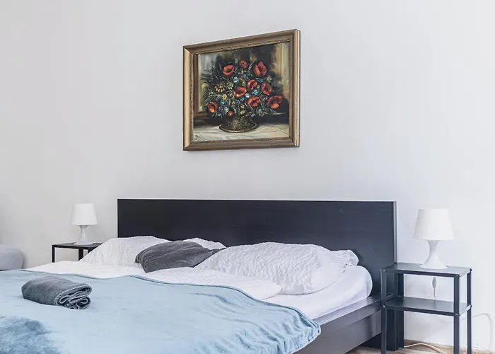 Near Westbahnhof Cozy 2br Flat With Wifi & Tv * Viena