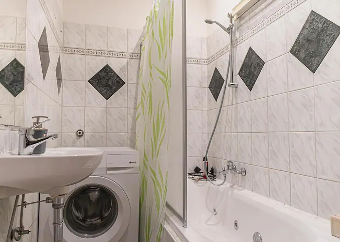 Apartamento Near Westbahnhof Cozy 2br Flat With Wifi & Tv *